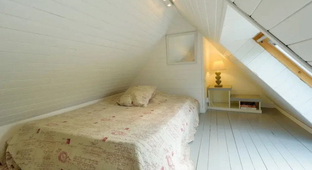 Peaceful Holiday Home in Plouguin with Indoor Pool, Забронировать Отель Отели Плуген с парковкой, Парковка