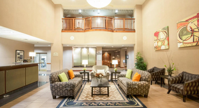 Holiday Inn & Suites Goodyear - West Phoenix Area by IHG, Забронировать Отель Гудиер 
