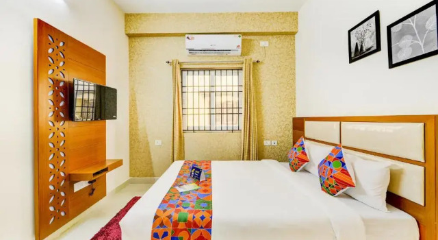 Номер Deluxe FabHotel Sky Bay Residency