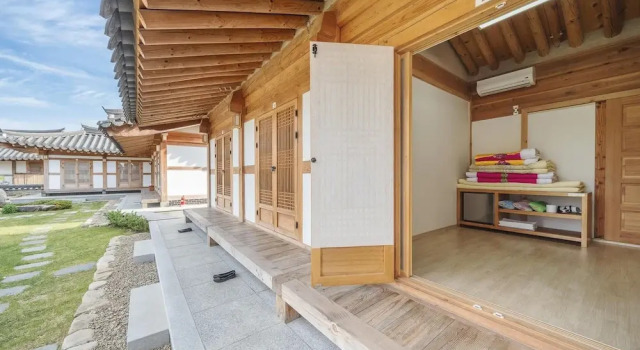 Номер Standard Gyeongju Wadamjung Hanok Pension