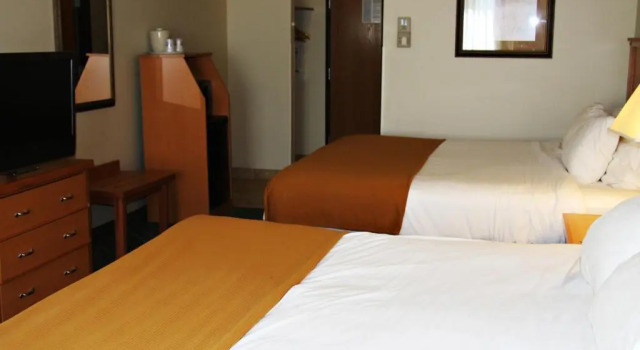 Run of House Holiday Inn Express & Suites Lincoln South by IHG