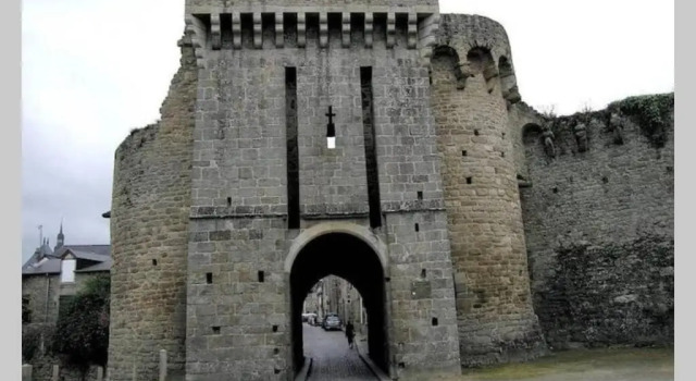 Charmant T1 au cœur du centre historique de Dinan, Rezerwuj Hotel Dinan 