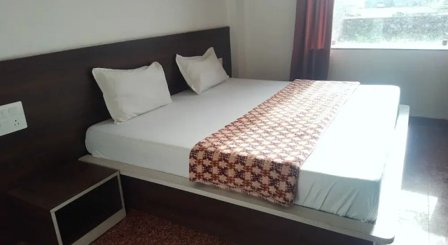 Mahendra Palace, Rezerwuj Hotel Hotele w Sikar z parkingiem, Parking