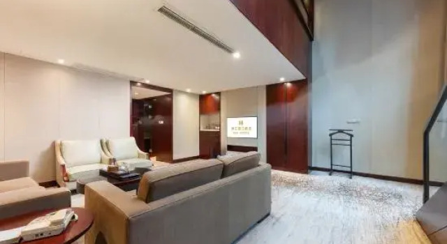 Четырёхместный люкс с 2 комнатами Chongqing River Hotel