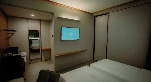 Deluxe Twin room with balcony Jiro Hotel
