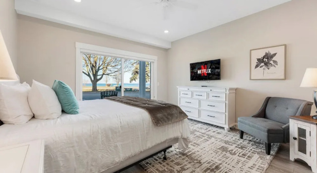 Апартаменты Classic Цокольный этаж с 2 комнатами с видом на залив 539 Bay Street Traverse City - Luxury Downtown Residences