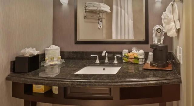 Четырёхместный номер Standard Holiday Inn Jacksonville E 295 Baymeadows by IHG