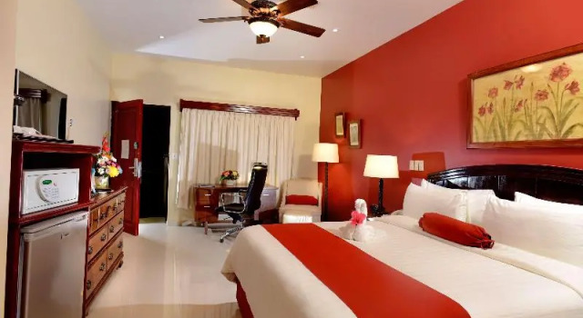 Двухместный номер Deluxe с балконом Best Western Plus Belize Biltmore Plaza