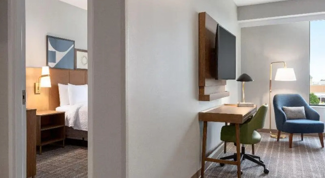 Четырёхместный номер Standard c 1 комнатой Staybridge Suites Pensacola Airport by IHG