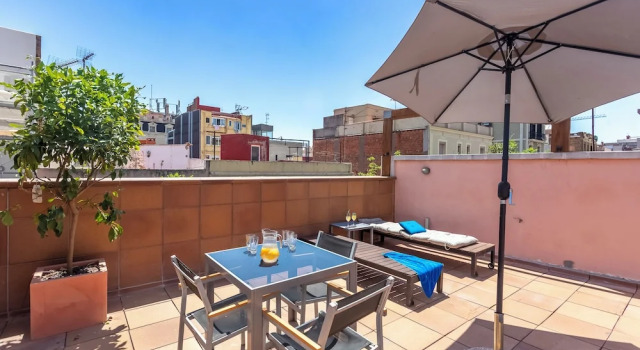 Номер Standard Пентхаус с 2 комнатами с балконом MSB Gracia Pool Terrace Center