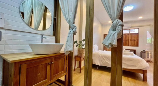 นา-ใบบุญ Nabaiboon, Rezervovat Hotel Levné hotely v North-Eastern Thailand