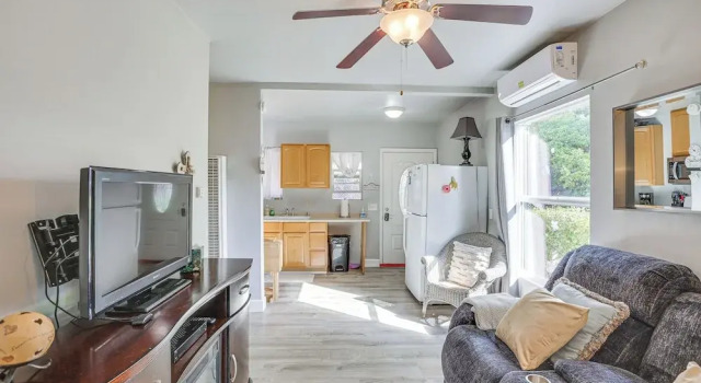 2 Mi to Dtwn Atascadero! Cozy Cottage w/ Yard