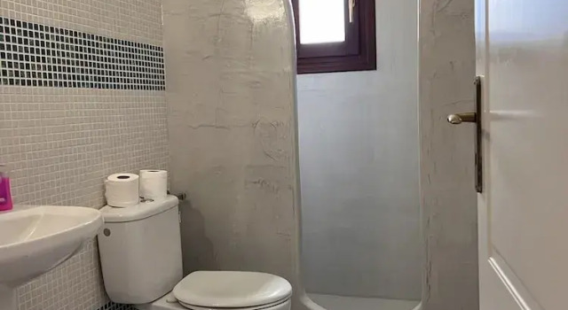 Вилла Birds Villa Apartments with Heated Pool - Including Car and Breakfast
