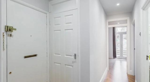 Garden Flat by Notting Hill Gate Station, Забронировать Отель Кенсингтон и Челси Лондон, рядом с St George's Campden Hill