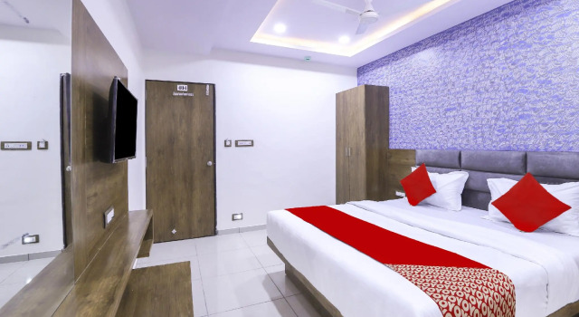 Oyo Vad180 Hotel Shree Pashupati Regency, Rezervovat Hotel Hotely v Gujarat s parkováním, Parkování