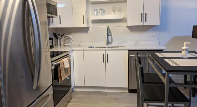 Люкс Standard Modern & Luxurious Suites in Surrey