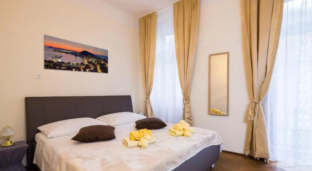 Riva Rooms, Prenota Hotel Splitska 