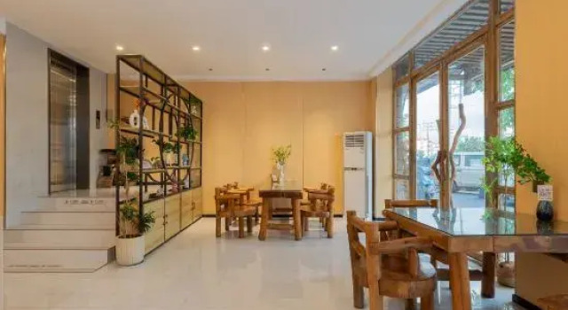 Haikou Rainbow Hotel (High-speed Railway East Station Branch), Book Hotel Haikou Hainan
