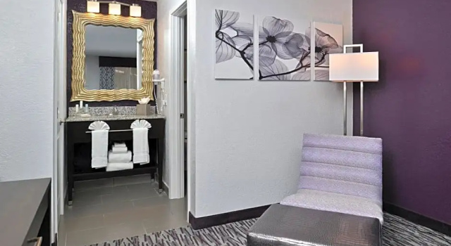 Двухместный номер Standard с видом на бассейн Clarion Inn & Suites Across From Universal Orlando Resort