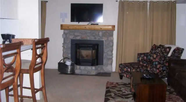 Discovery 4 #117 1 Bedroom 1 Bathroom Condo, Rezerwuj Apartament Hotele w Mammoth z basenem, Basen