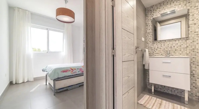 Myramar | 7 Pax | Parque de Poniente | 4724-KPAW, Забронировать Отель Отели Фуэнхирола 4 звезды, рядом с Salon Varietes Theatre, 4*