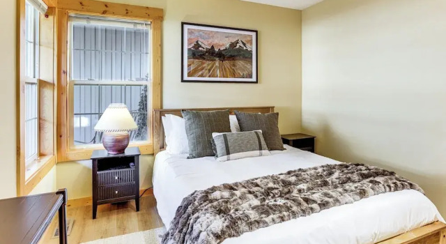 Game Room & 5 Pools: Chalet at Eagle Crest Resort, Book Chalet Villaer i Redmond, Villa
