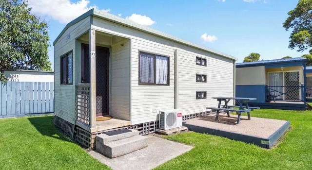 Номер Economy Waters Edge Holiday Park