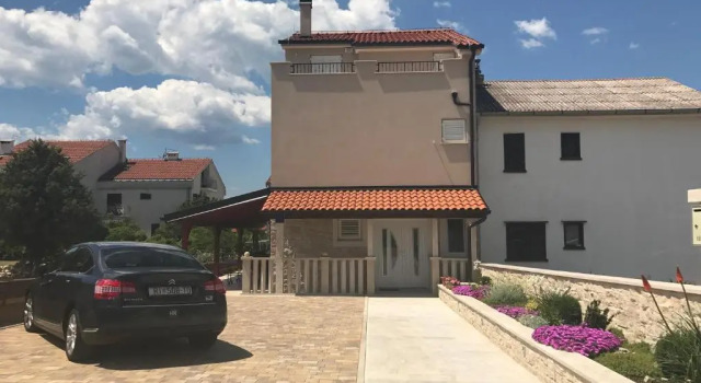Apartment Ivana, Prenota Appartamento Hotel a Isole Quarnerine con parcheggio, Parcheggio