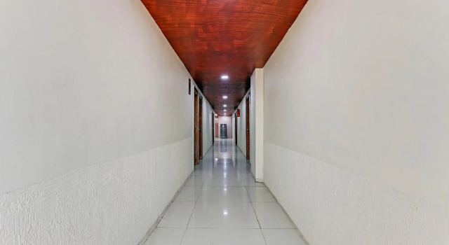 SPOT ON 72607 Hotel Malva Inn 2, Забронировать Отель Ахмадабад штат Гуджарат