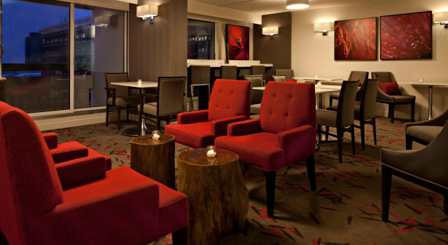 Двухместный клубный номер Standard Delta Hotels by Marriott Winnipeg