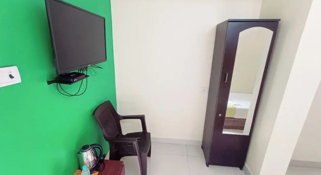 Номер Economy Green Tree Hotel-Near VFS Global and Ramee Mall
