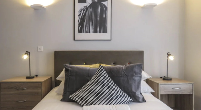 Апартаменты Business Tudors eSuites Birmingham Apartments with Gated Parking