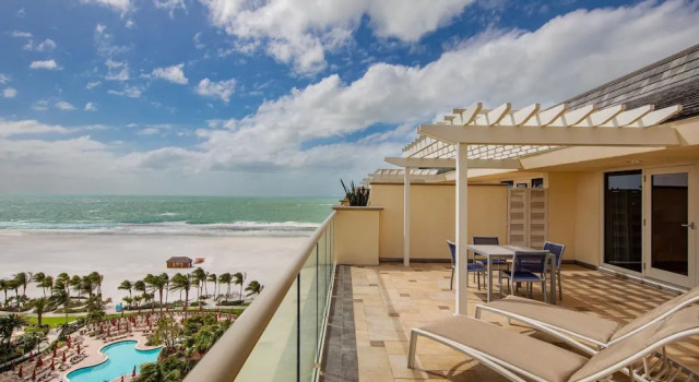 Двухместный люкс Terrace с балконом JW Marriott Marco Island Beach Resort