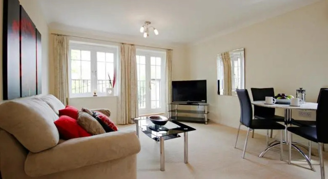 Sunny 1 bed apartment in a quiet central location, Book Lejlighed Lejligheder i Basingstoke, Lejlighed