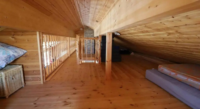 Коттедж Golden Circle Vacation Home with hot tub & fire place