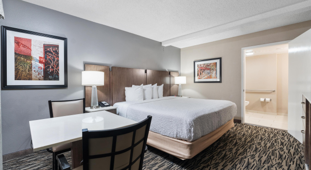 Best Western Los Alamitos Inn & Suites, Забронировать Отель Отели Лос-Аламитос с парковкой, Парковка
