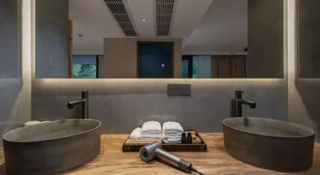 Семейный люкс с 2 комнатами с балконом Jinyun FengQianduo Homestay (Xiandu Scenic Area Store)