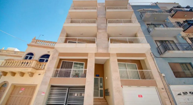 Modern Seaside 2 BR APT w Spectacular Views, Buchen Sie Hotel St. Paul's Bay Malta