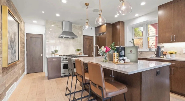 Студия Empire Avenue Townhomes by KBM