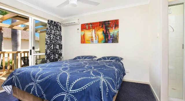 Resort Style - The Oasis Resort Villa 7, 2 Landsborough Pde, Забронировать Курортный отель Пляж Golden Beach Калаундра