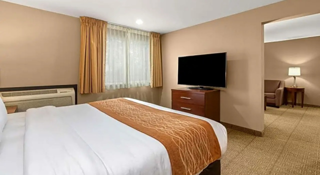 Люкс Superior Comfort Inn & Suites Beaverton - Portland West