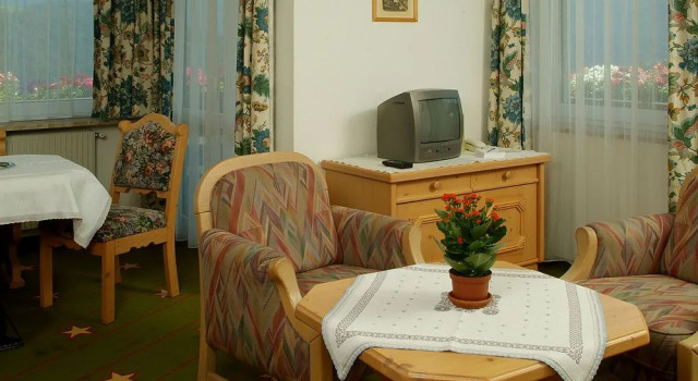 Hotel Stern, Rezervați Hotel-apartament Imst Ferienregion Imst