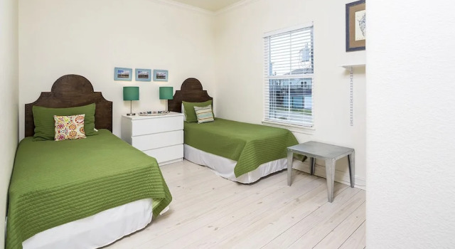 The Mermaid Lounge by RedAwning, Book Hotel Bolivar Peninsula Houston