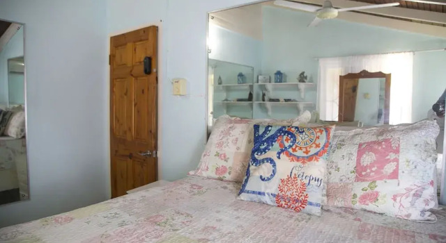 Castle Cove-Ocean Front Villa, Rezerwuj Willa Domki letniskowe w Negril, Domek