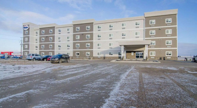 Четырёхместный номер Standard Chateau All Suites Hotel