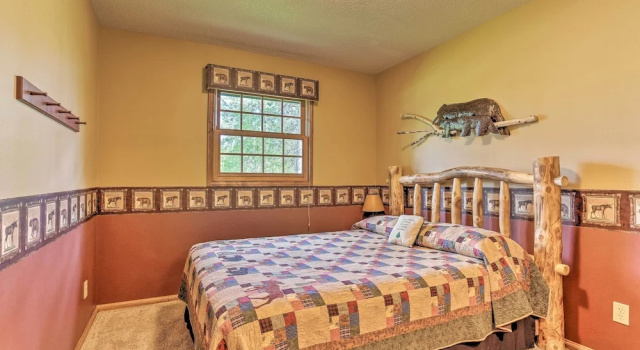 Коттедж Lead Cabin ~ 9 Mi to Deadwood: Hot Tub + Patio!