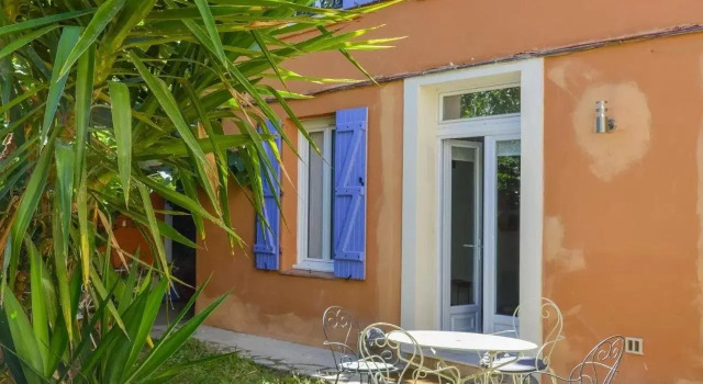 Maison 3* calme et Charme centre historique de Béziers, Забронировать Отель Отели Безье 3 звезды, рядом с Девять шлюзов Фонсеран, 3*