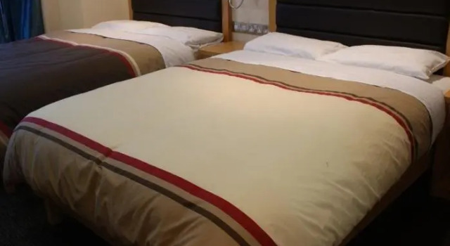 Двухместный семейный номер Standard Cromwell Hotel