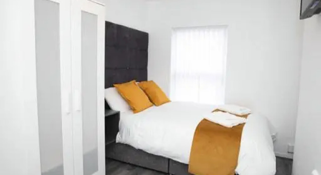 Sybil Townhouse Anfield Sleeps 15, Prenota Hotel Anfield Liverpool