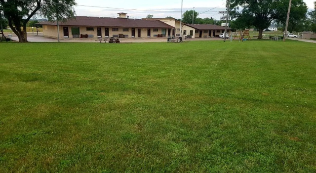 Thunderbird Motel, Buchen Sie Motel Motels in Kansas, Motel
